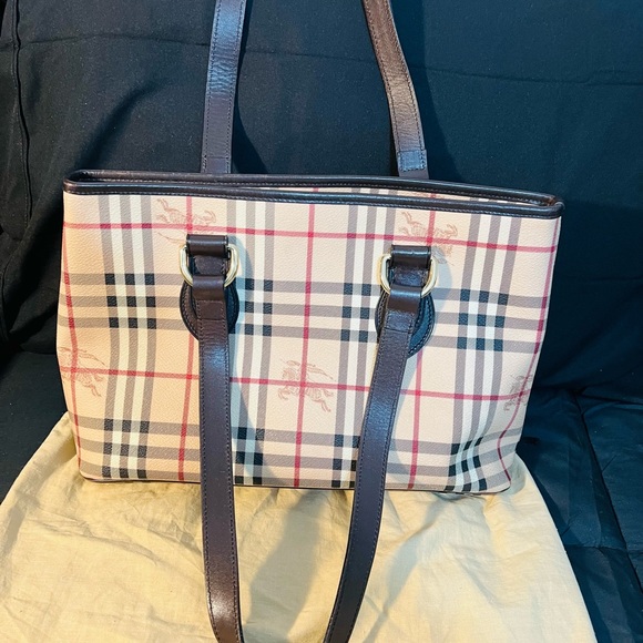 Vintage Burberry Haymaker Zippered Medium Shoulder Bag - Picture 2 of 6